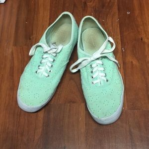 mint green city sneaks